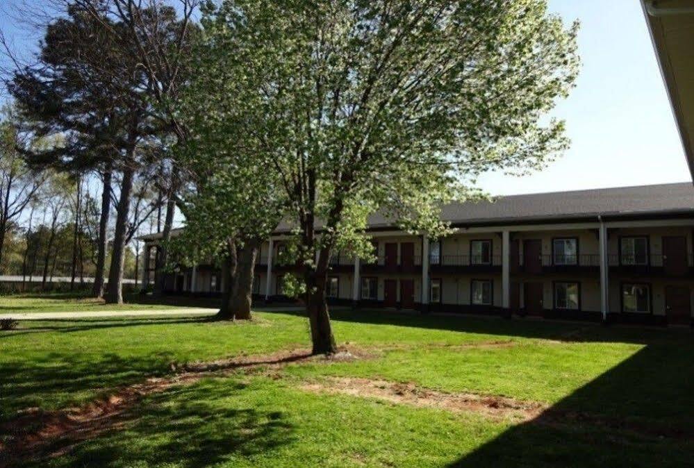 Red Roof Inn & Suites Greenwood, Sc Kültér fotó